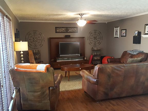 5th image of 1071 Cedar Cir