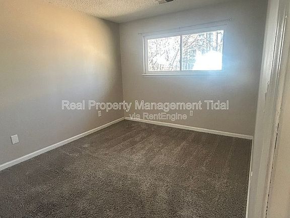 5th image of 1083 Tall Oak Dr