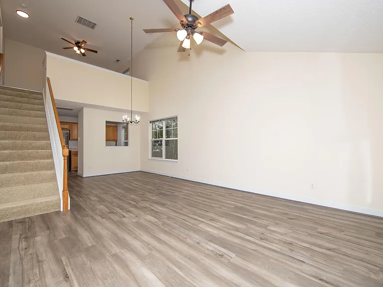 1506 Woodland Ct — Photo 5