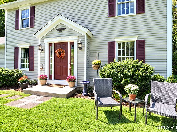 2nd image of 14 Heather Court