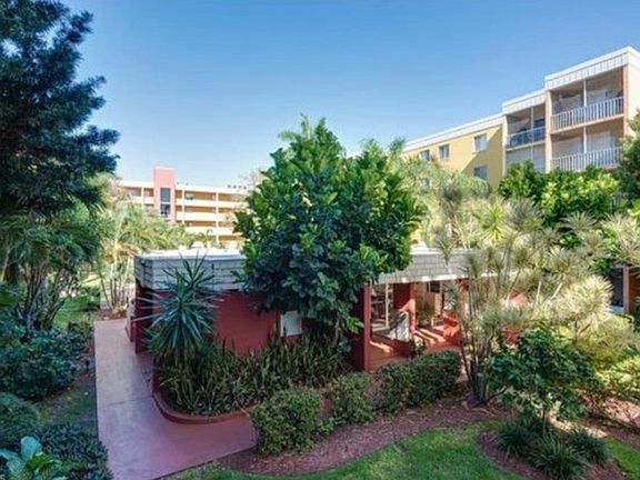 5th image of 2366 E Mall Dr APT 317