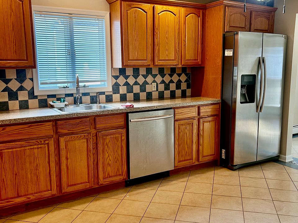 1st image of 25 Dell Glen Ave Floor 1