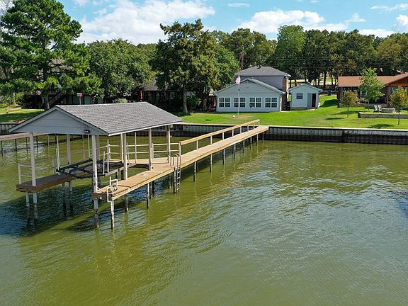 2nd image of 329 Admiral Dr