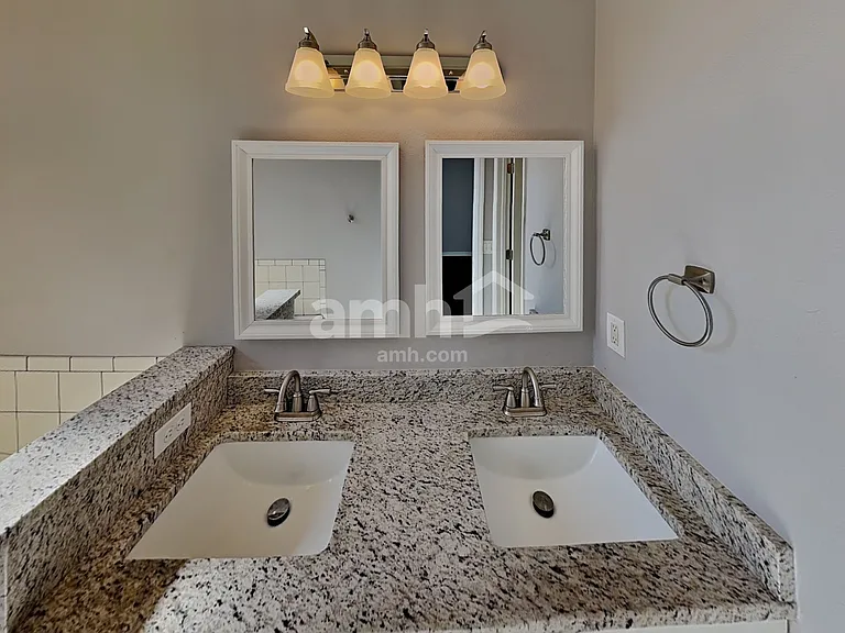 1560 Mountclair Ct — Photo 12