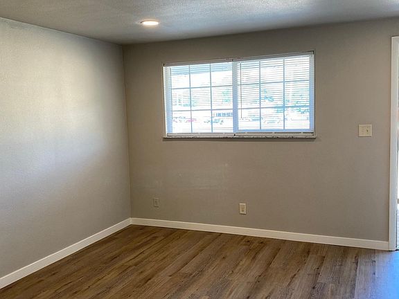 3rd image of 2517 W Wardcliffe Dr APT F