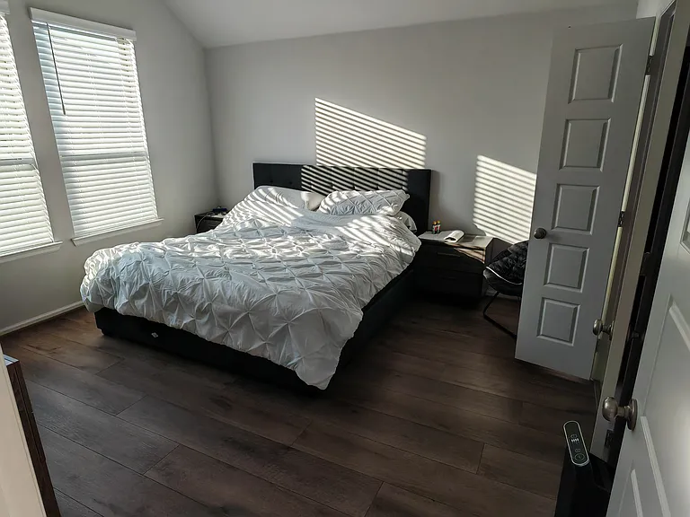 2301 Kirkstall Way — Photo 2
