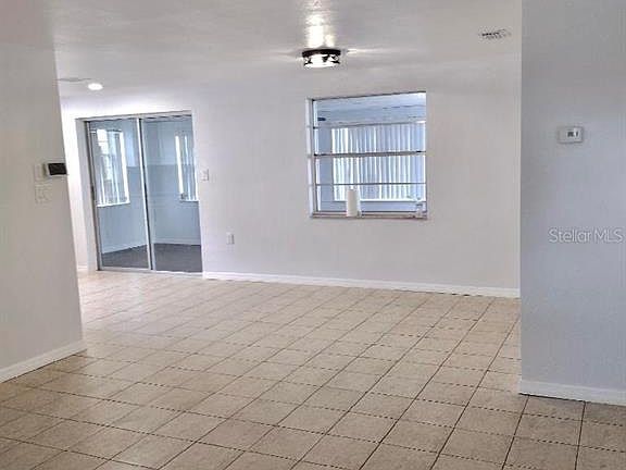 5th image of 3117 Huntington Rd