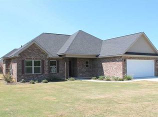 490 Blackberry Rd, Deatsville, AL 36022