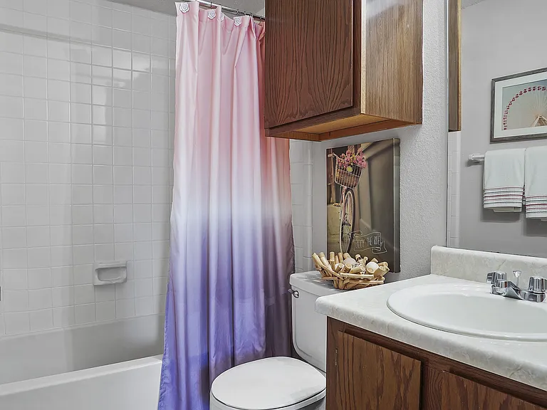 Raintree Apartments — Photo 10