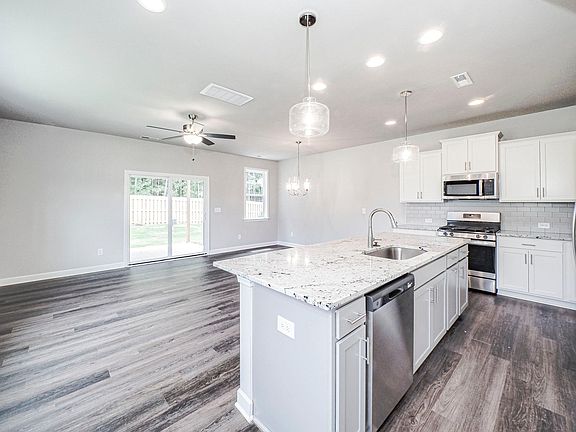5th image of 312 Conrad Ln
