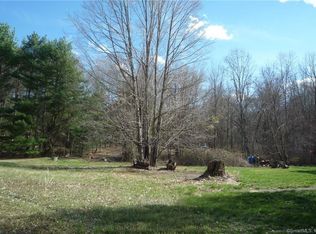 842 W Woods Rd, Hamden, CT 06518