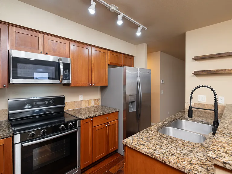 4310 Blue Heron Cir #206 — Photo 7