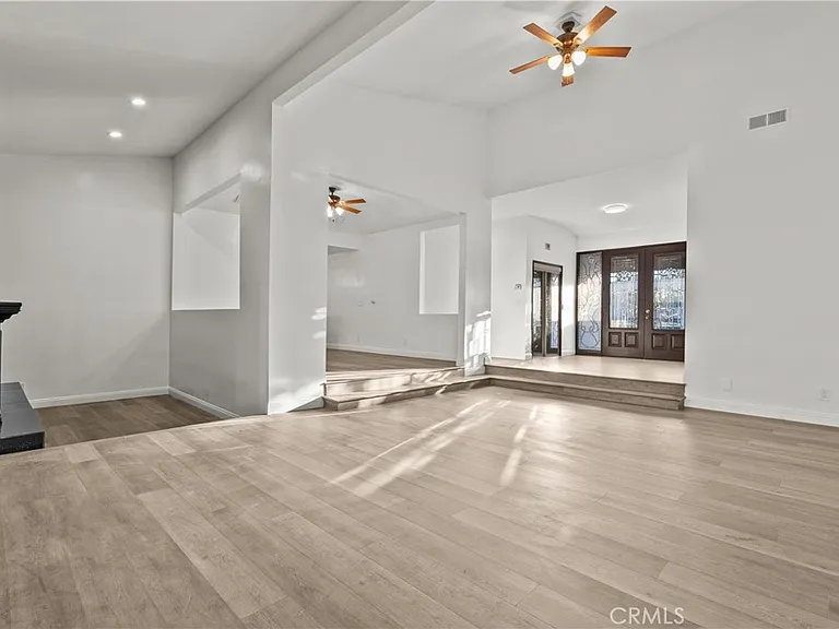 9724 Bothwell Rd — Photo 12