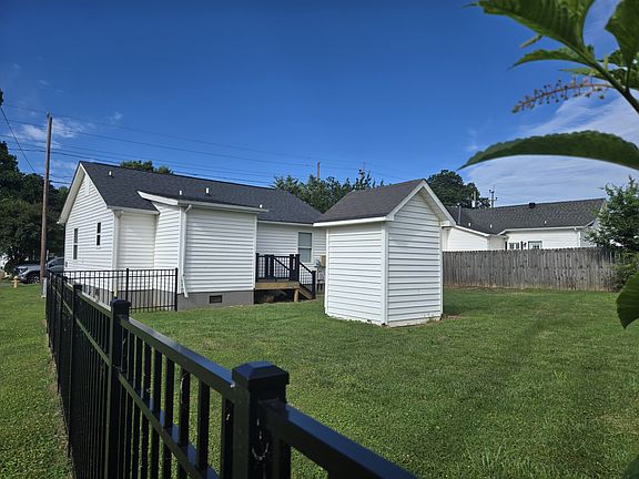3rd image of 813 Brook St