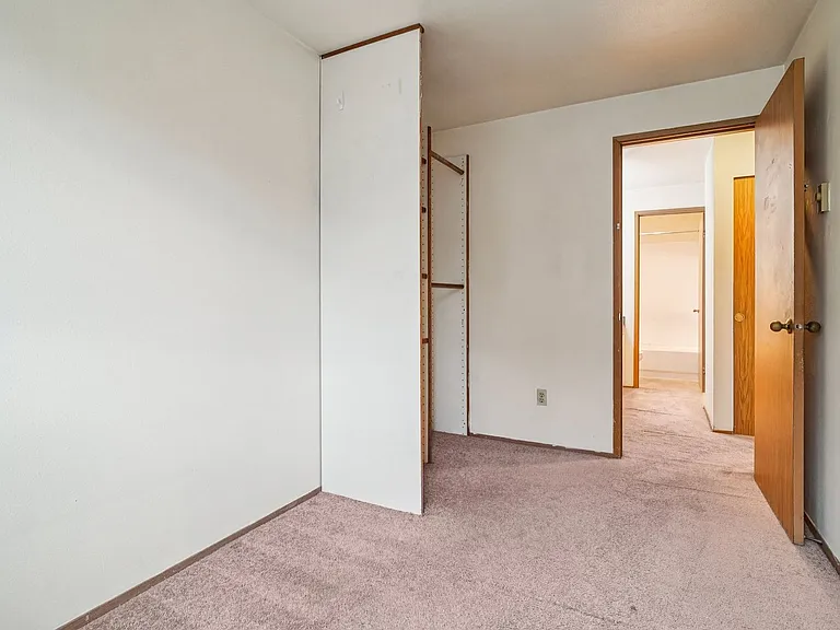Adams Court Apartments — Photo 83