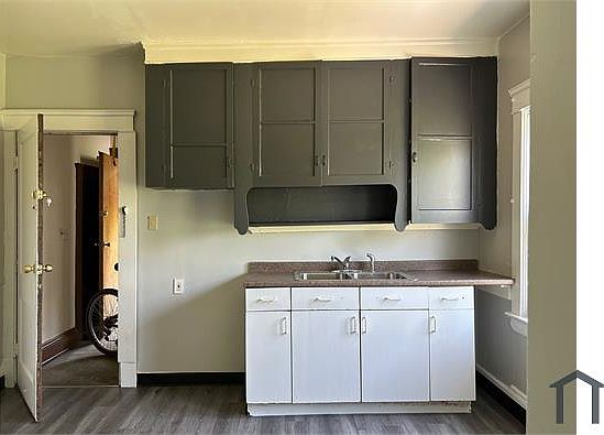 4th image of 10502 Lamontier Ave #1