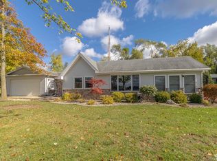 215 Little Stoney Lk, Brooklyn, MI 49230