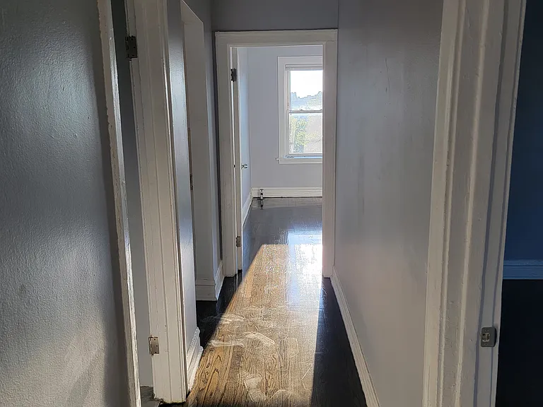 1748 W Albion Ave — Photo 6
