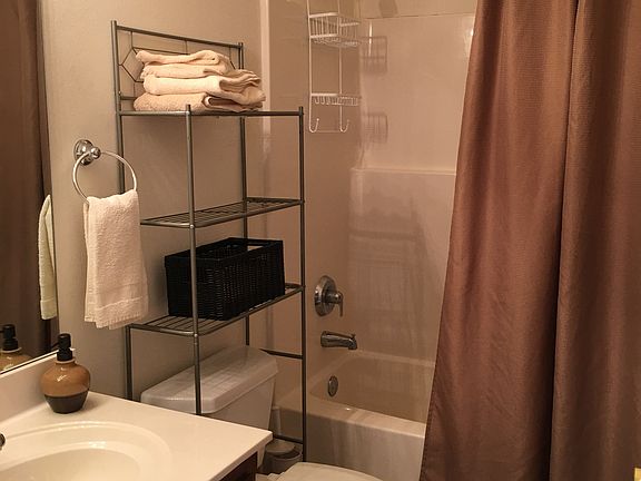 4th image of 11 Canopy Ln