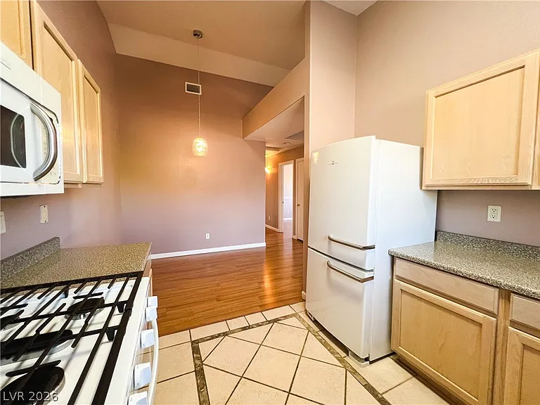 2100 Quarry Ridge St #207 — Photo 50