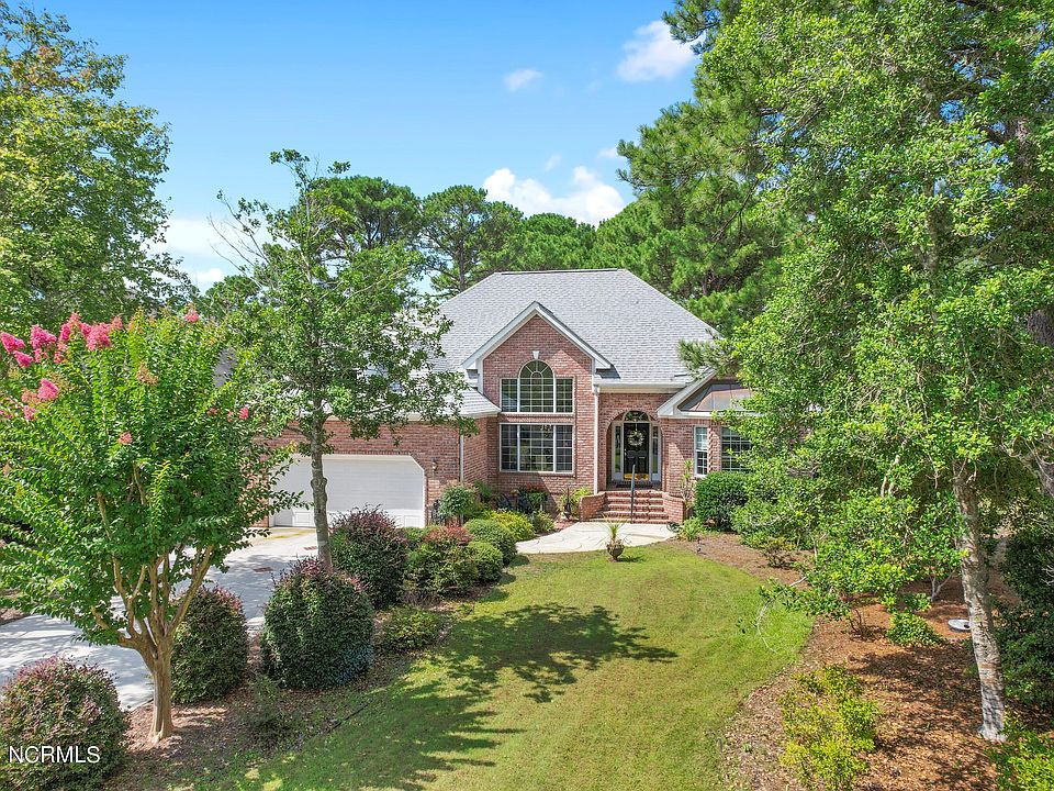 1st image of 4402 Gauntlet Drive SE