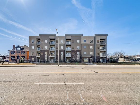 3rd image of 955 Ouellette Ave #405