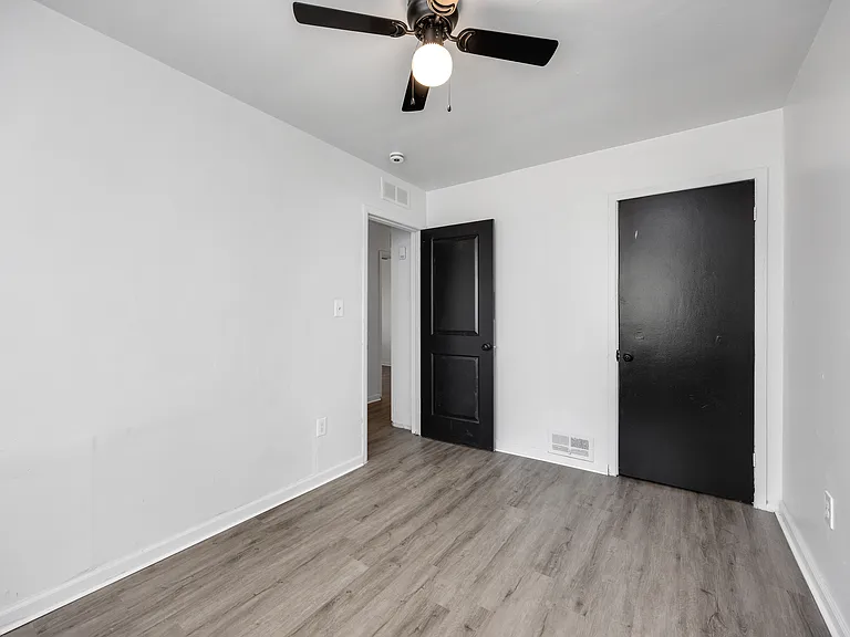 4004 Minnesota St — Photo 13
