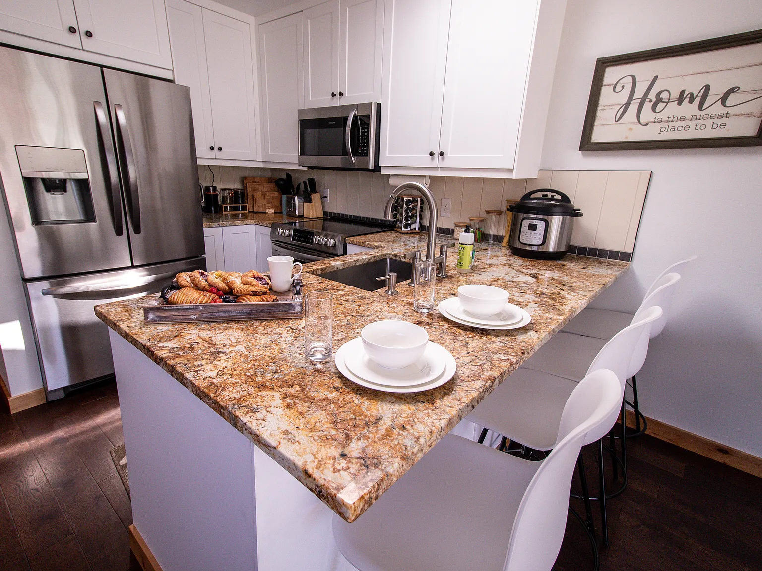 1 bed, 1000 sqft, $2,000 — Photo 3