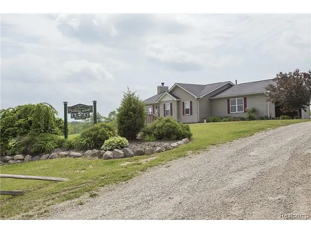 4976 Crandall Rd photo 1