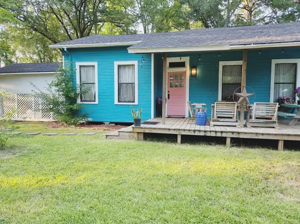 201 An County Road 165, Elkhart, TX 75839