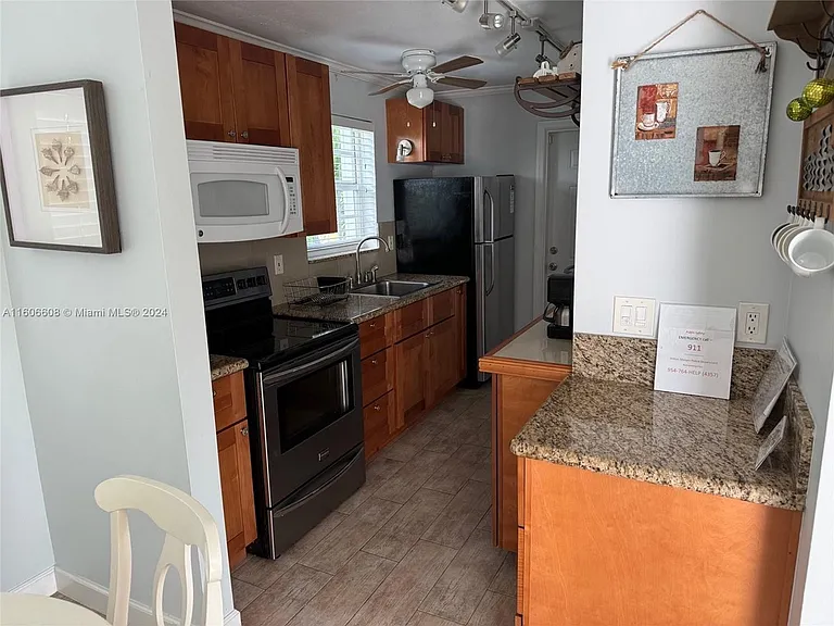 57 NE 24th St #59 — Photo 2