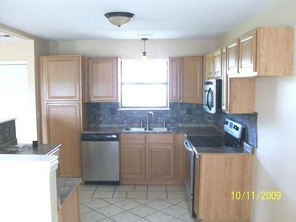 2nd image of 106 Silverstone Cir