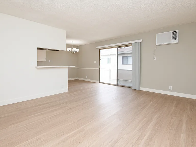 1829 Corinth Ave #5 — Photo 3