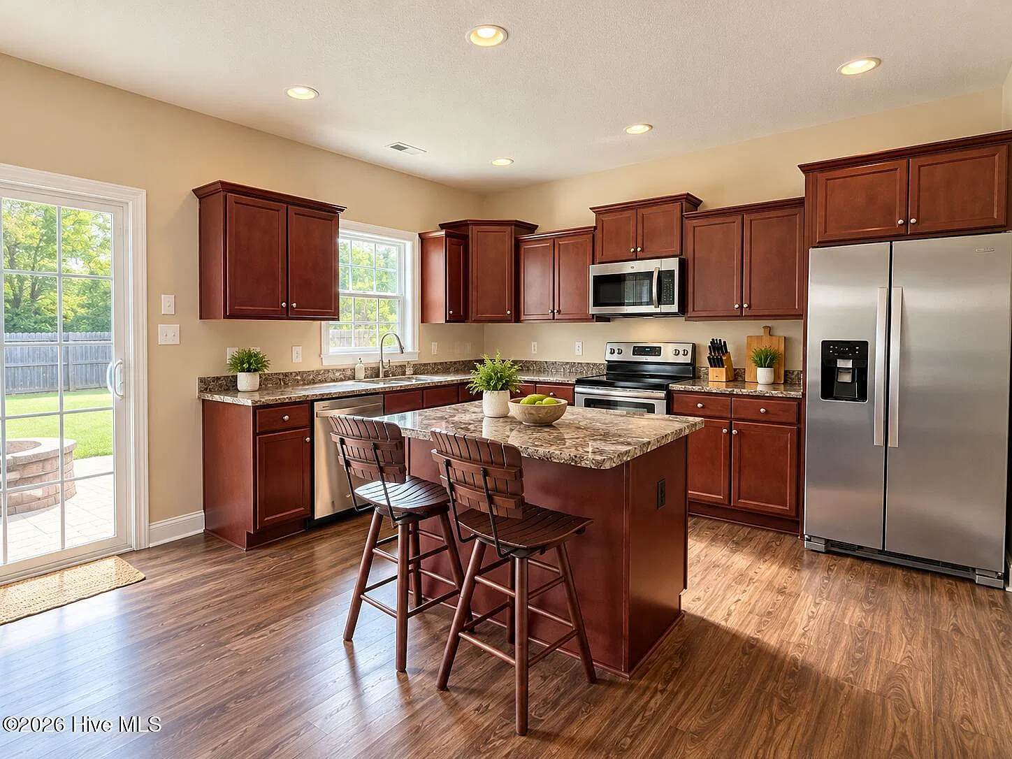 4 bed, 2.5 bath, 2275 sqft, $2,200 — Photo 3