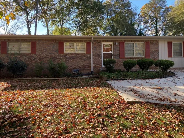4256 Parkridge Dr, Powder Springs, GA 30127