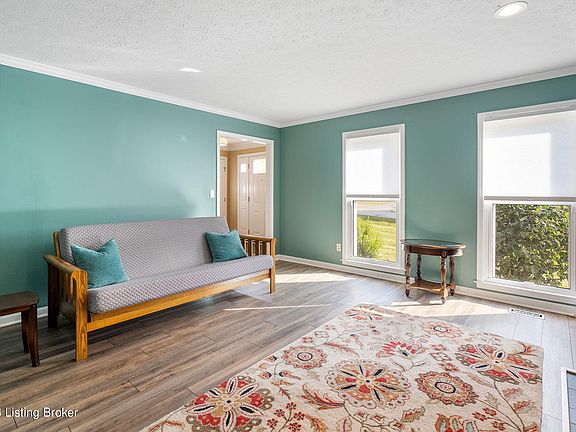 5th image of 4900 Centerfield Ct