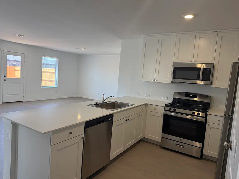 1503 Good Prairie Ave — Photo 5