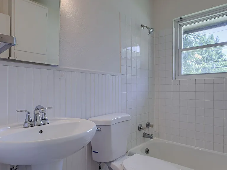 1200 N Osage St — Photo 9