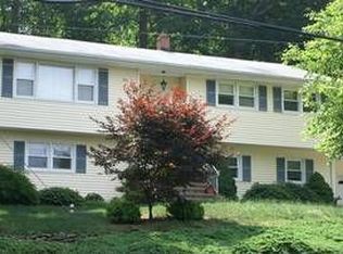 49 Mohawk Trl, Ringwood, NJ 07456