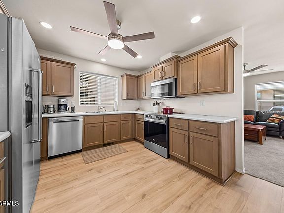 4th image of 17200 W BELL Road #1434