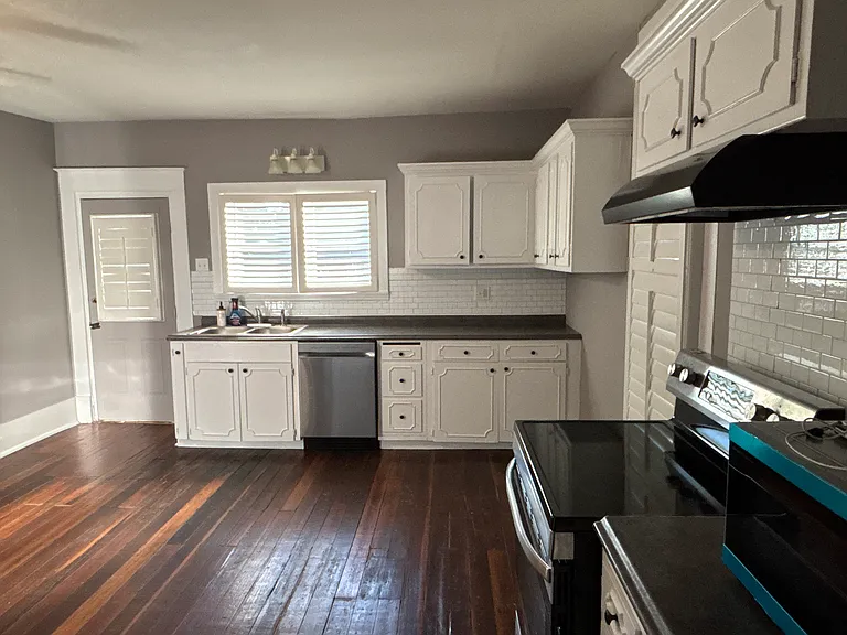 313 N High St — Photo 15