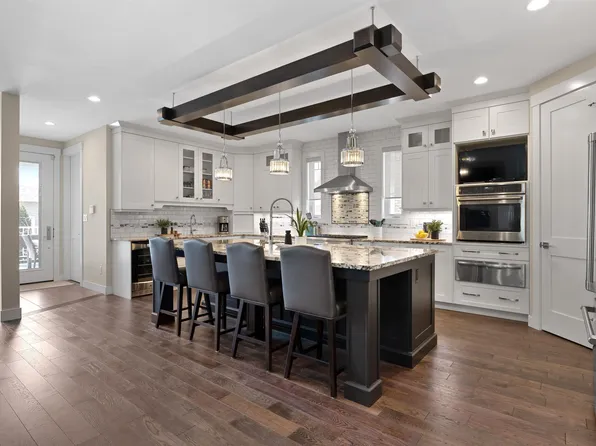 7931 112s Ave NW, Edmonton, AB T5B 2J7