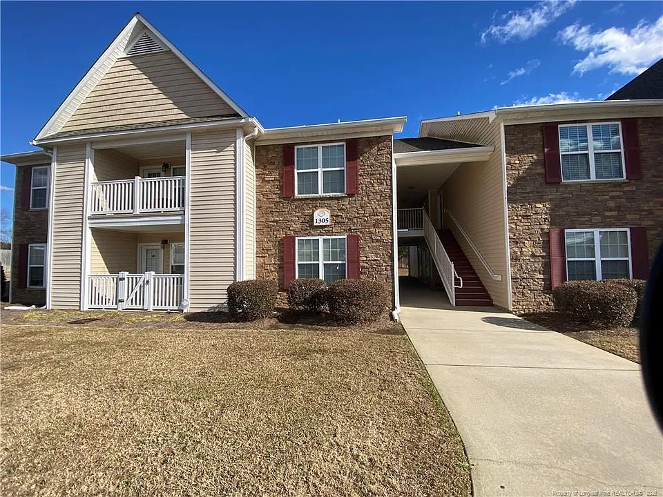 1305 Kershaw Loop #219
