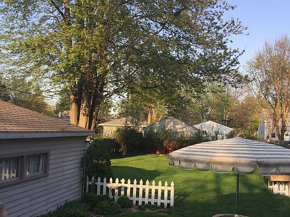 3rd image of 15150 Sunbury St
