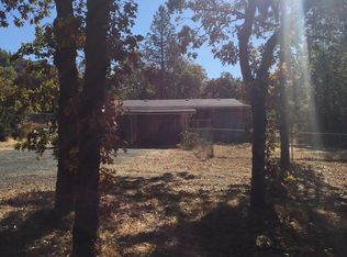 121 Morewood Ln, Grants Pass, OR 97526
