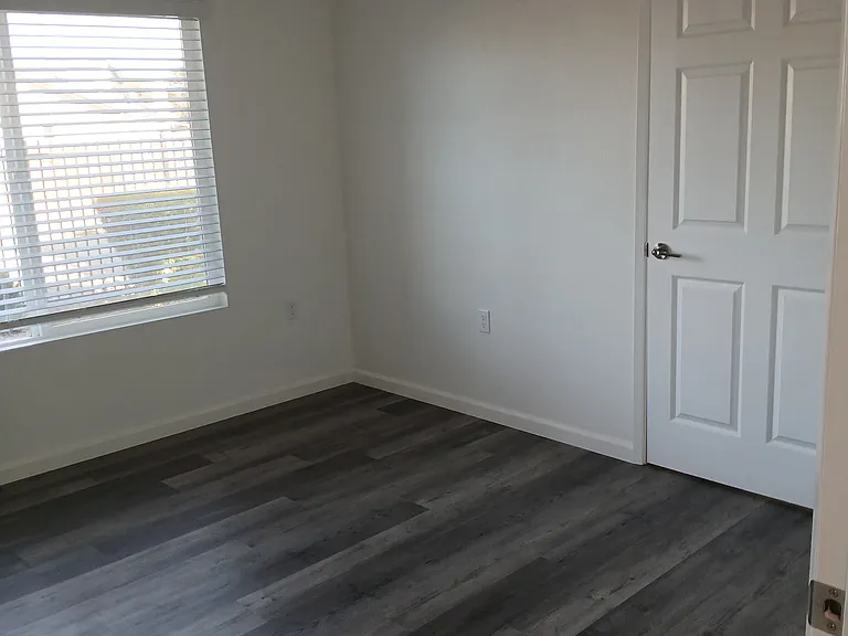 Orchard Park Apartment — Photo 21