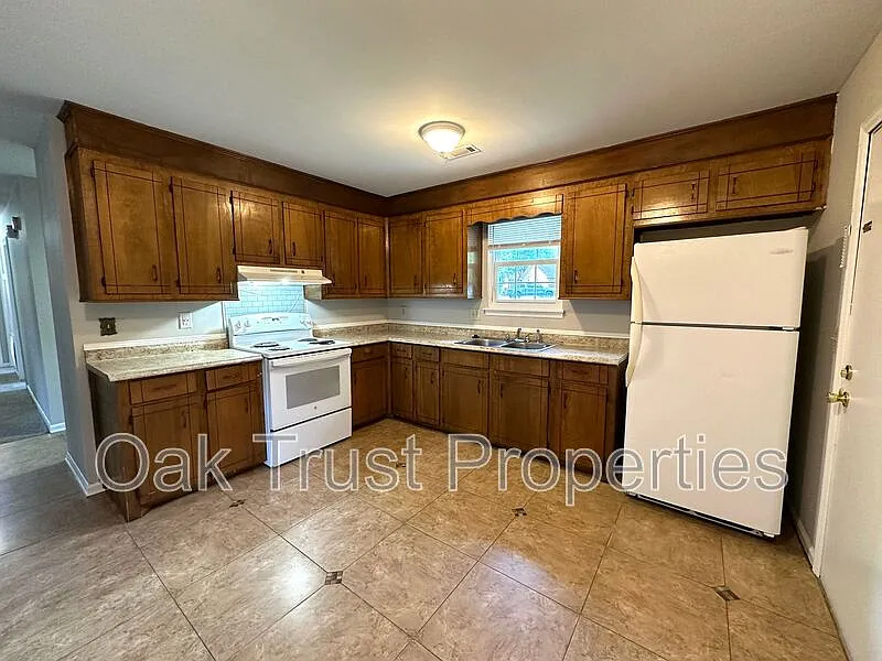 3 bed, 2.0 bath, 1138 sqft, $1,875 — Photo 3