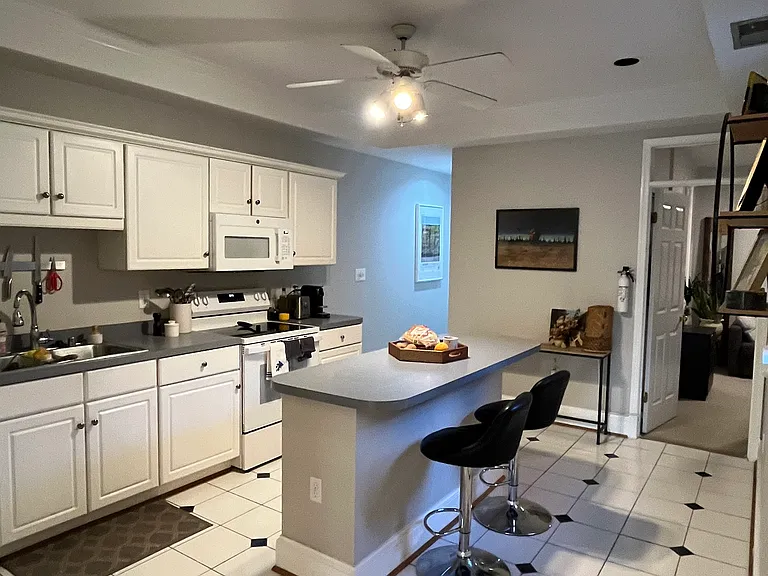 1635 R St NW #22 — Photo 7