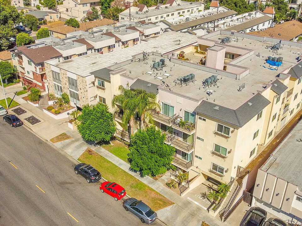 626 E Orange Grove Ave #105