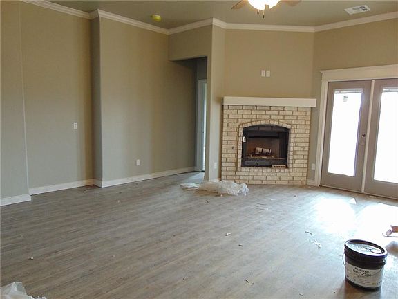 3rd image of 1708 W Zachary Way